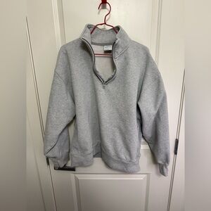 TNA Women's Light Gray Fleece Boyfriend Fit Sweatshirt in size L